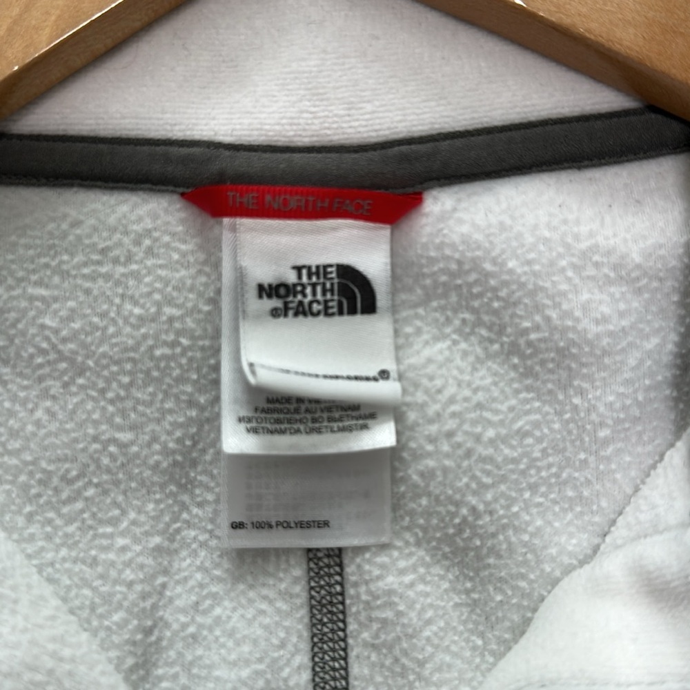 North face white pull over - Picture 4 of 5